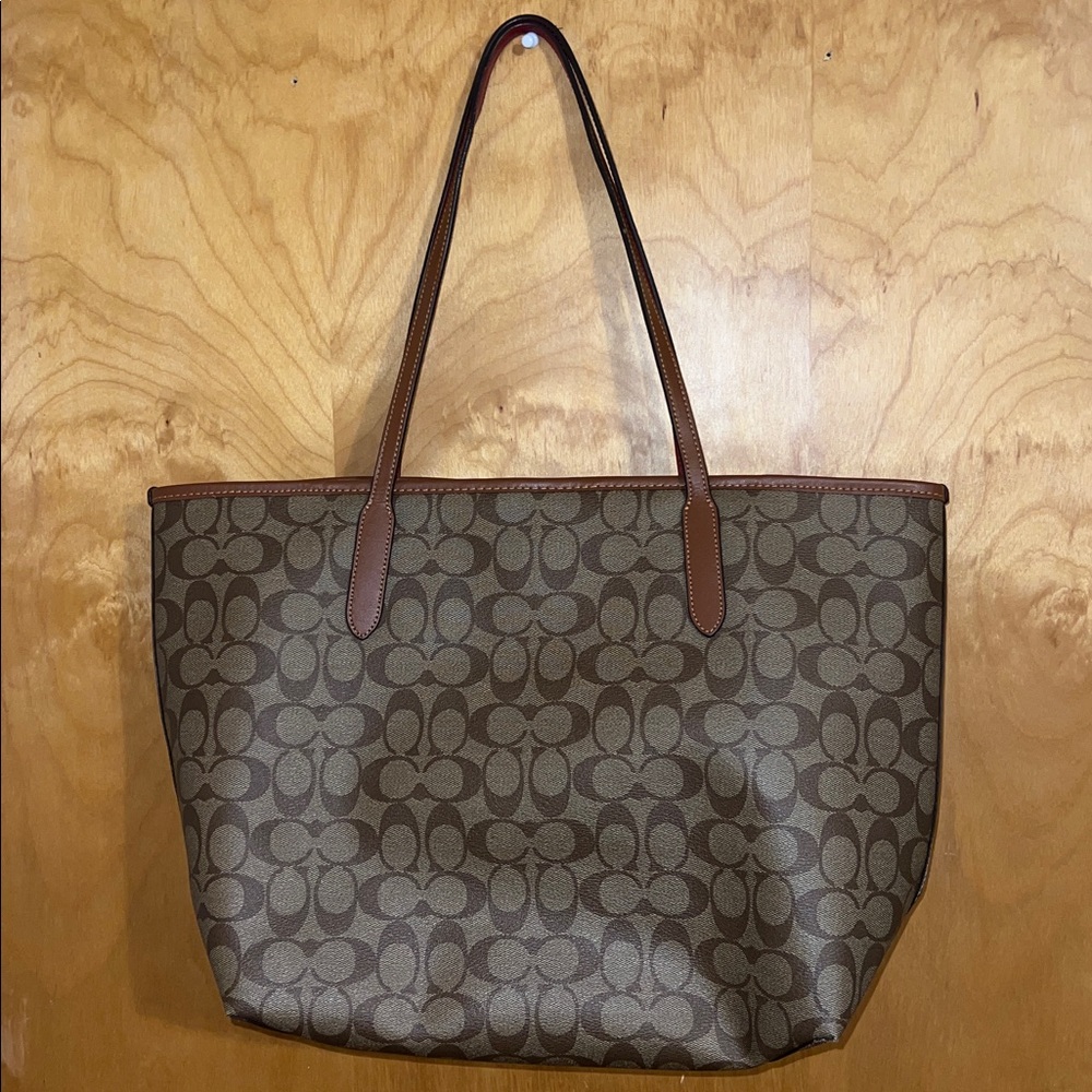 Pride Coach Signature City Tote and Slim Wallet Radial Rainbow Signature Canvas - Picture 6 of 13